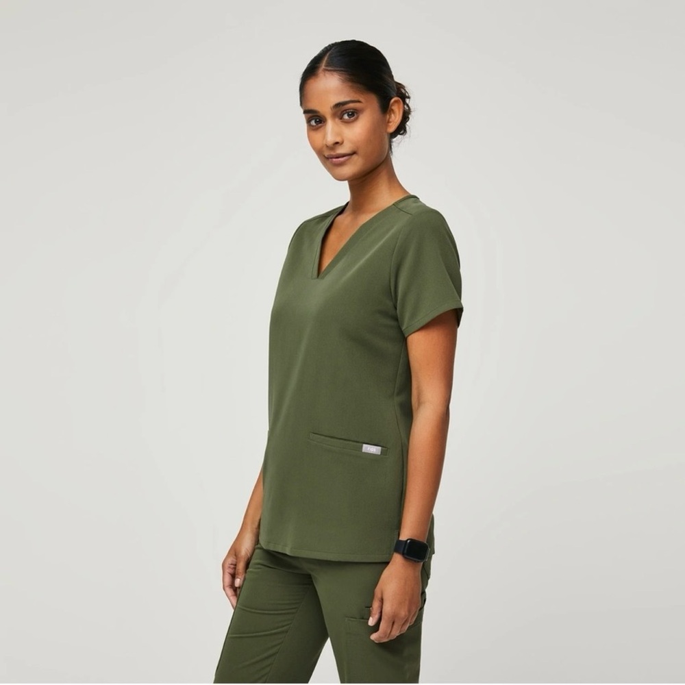 FIGS Casma FIONx Three Pocket Dark Olive Green Short Sleeve Scrub Top